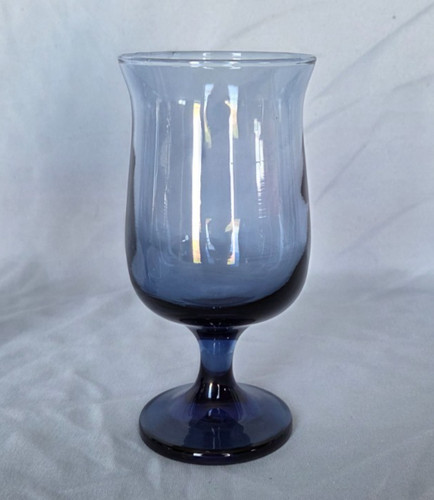 Tulip dusky blue water or - -,